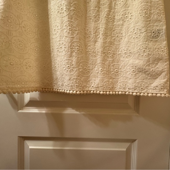 NWOT Elegant Cream Lace Dress Size 10P - Picture 9 of 15